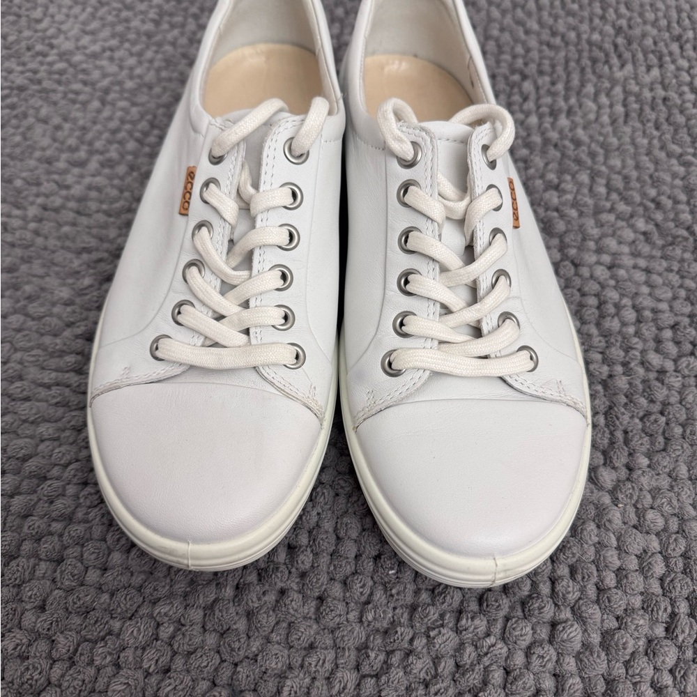 Ecco Women's White Soft Leather Sneakers